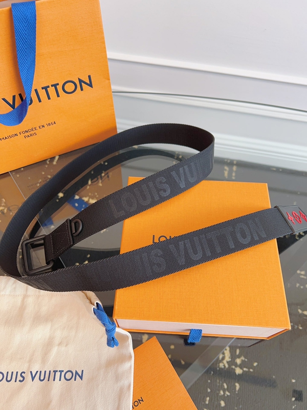 ルイヴィトンベルト素材ディテール